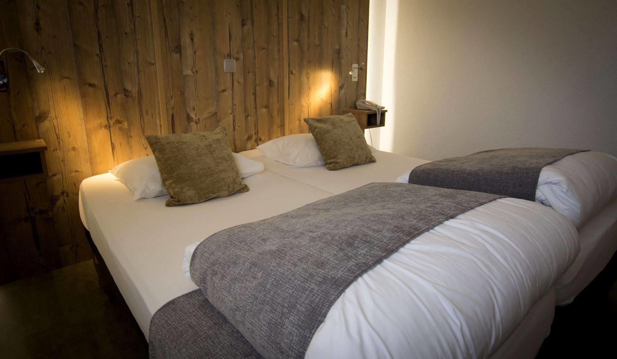 Logis Hotel Des Cepages Arbois Exterior photo